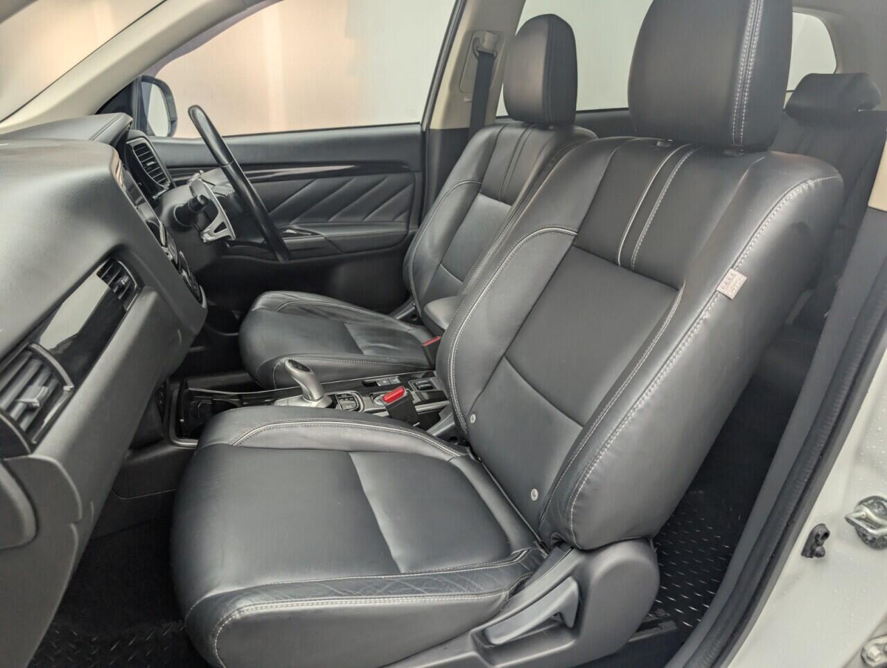 Used Mitsubishi Outlander 2018 for sale - 77143244: Photo 29