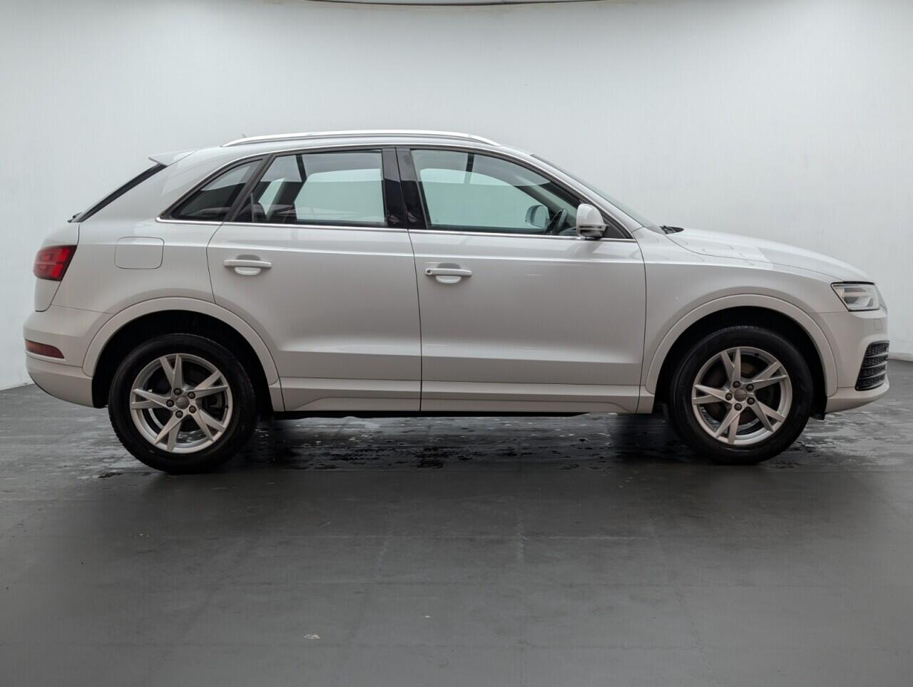 Used Audi Q3 2017 for sale - 76424166: Photo 9