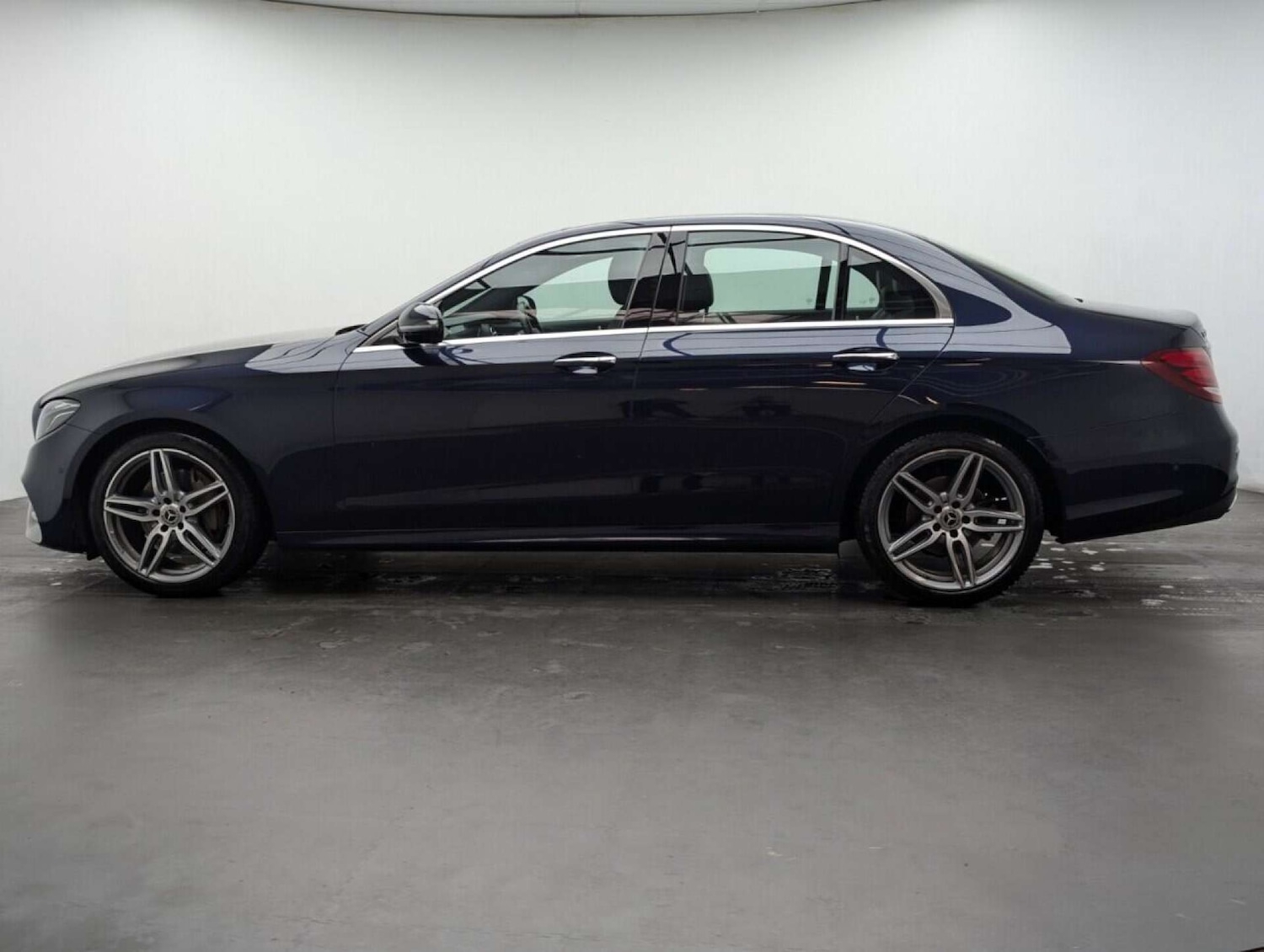 Used Mercedes-Benz E Class 2017 for sale - 77713910: Photo 5