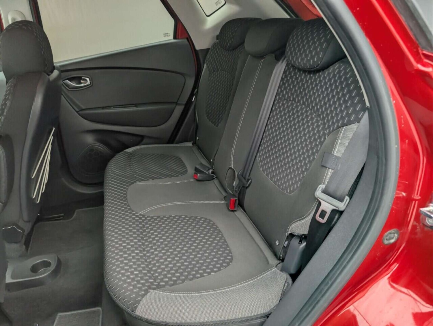 Used Renault Captur 2018 for sale - 77836430: Photo 31