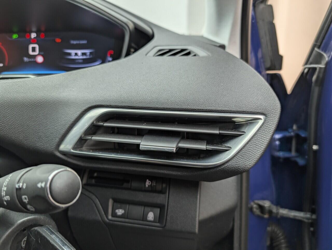 Used Peugeot 3008 2017 for sale - 76473021: Photo 20