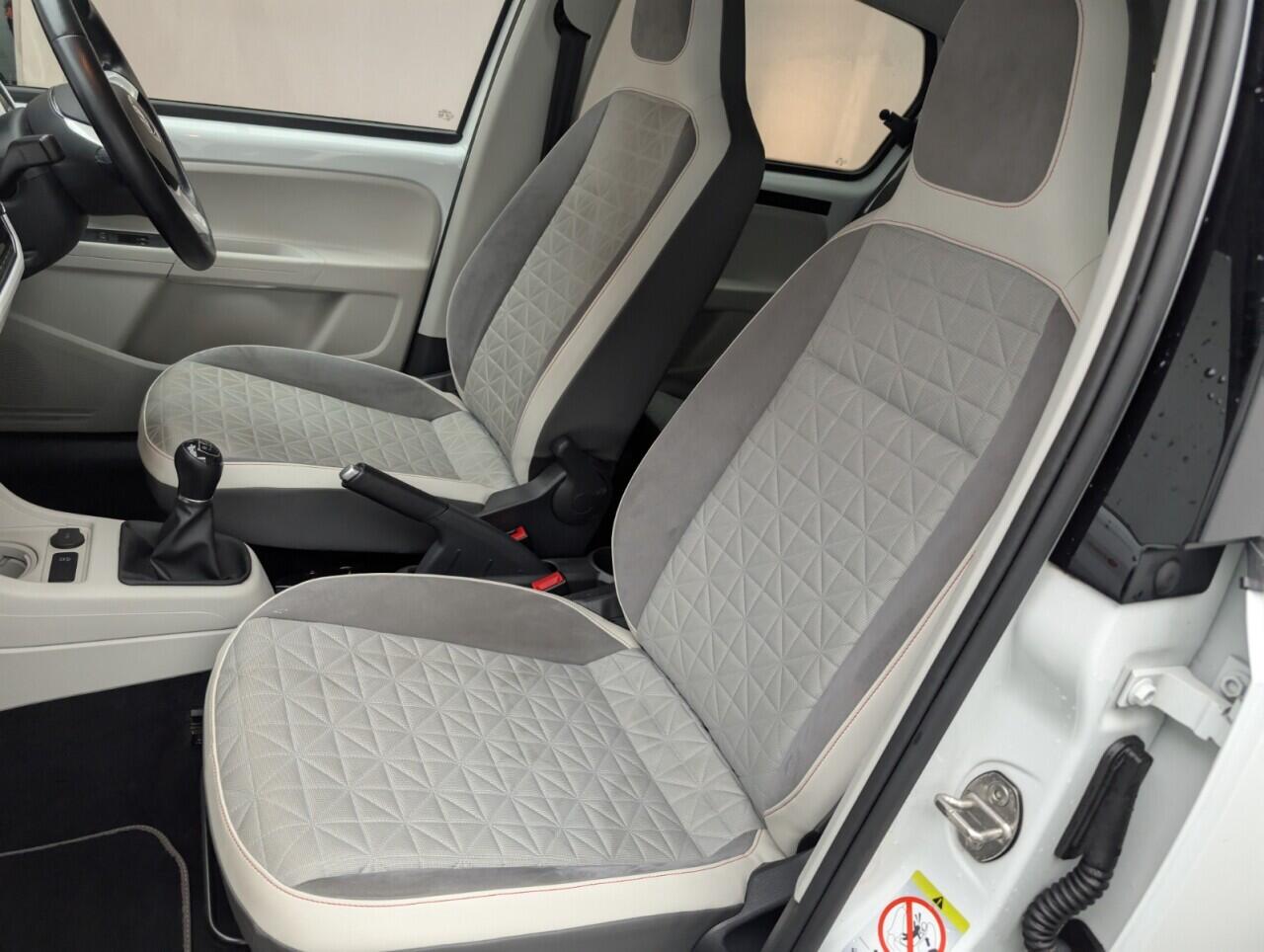 Used Volkswagen up! 2019 for sale - 76425840: Photo 24