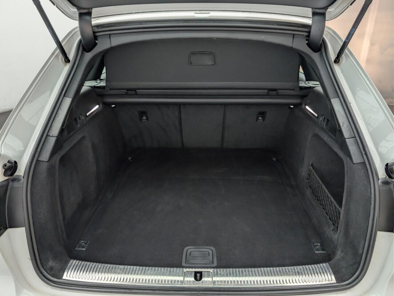 Used Audi A4 Avant 2019 for sale - 76498618: Photo 24