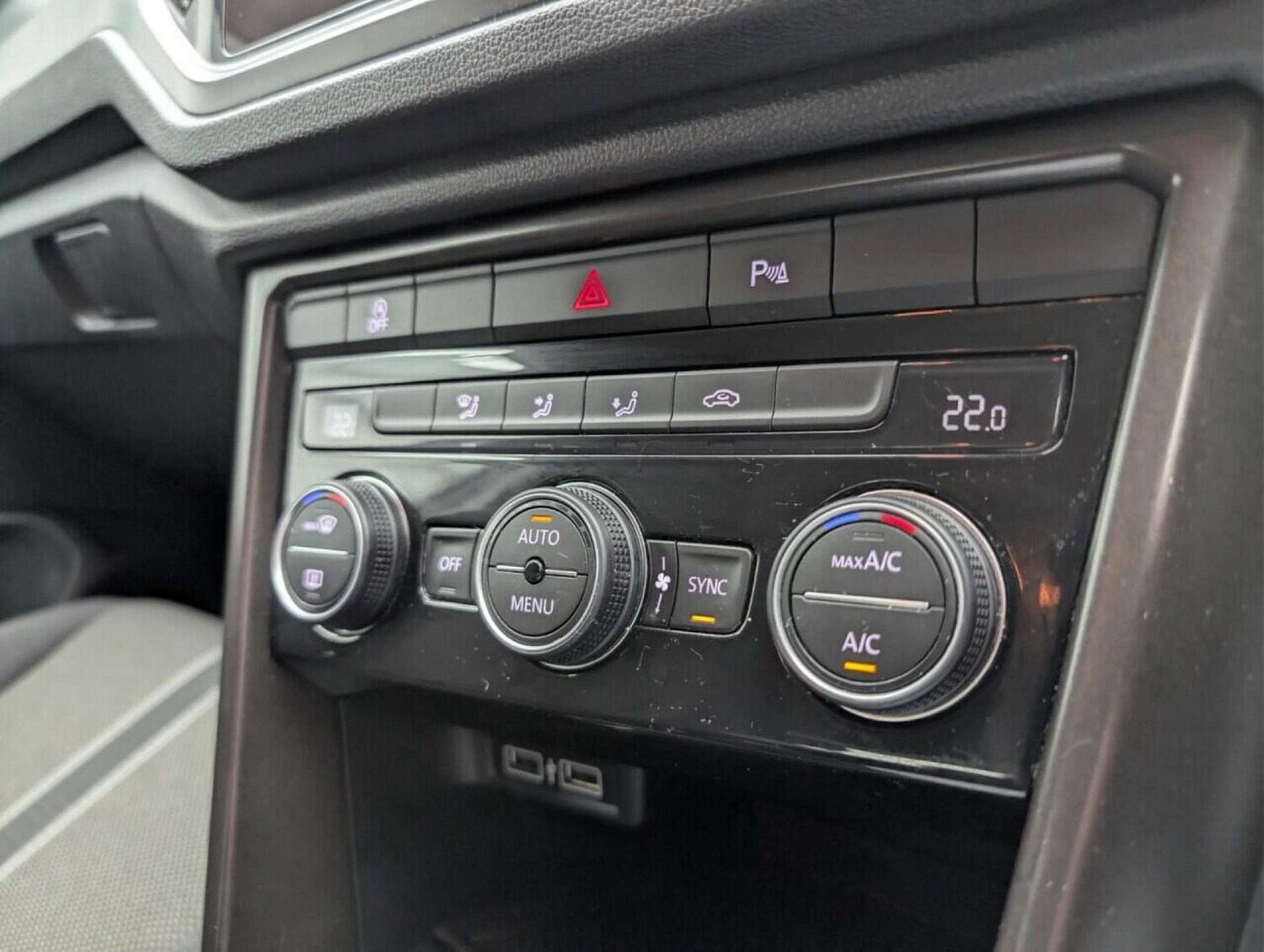 Used Volkswagen T-Roc 2019 for sale - 77713399: Photo 15