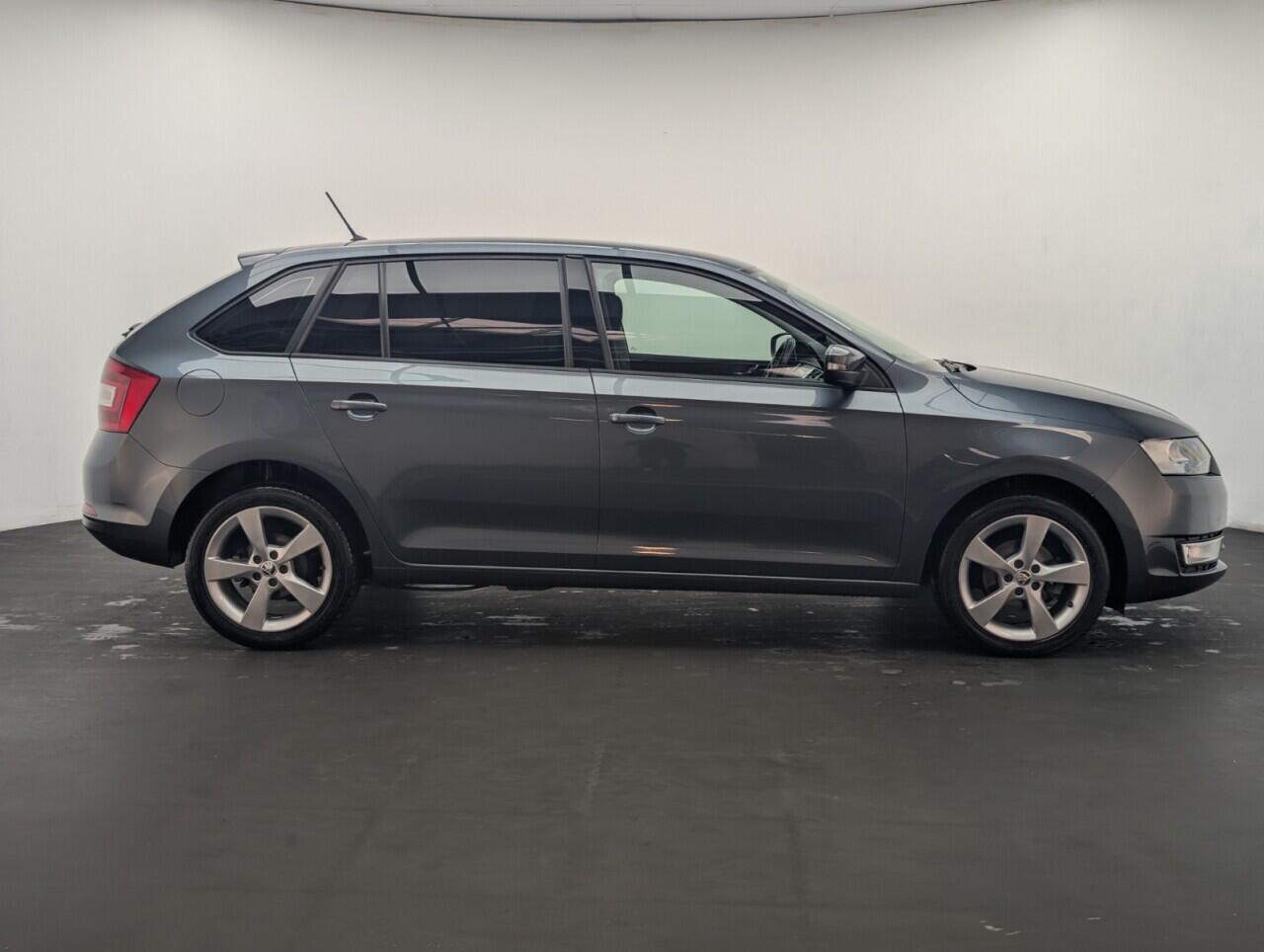 Used Skoda Rapid Spaceback 2017 for sale - 76424424: Photo 9