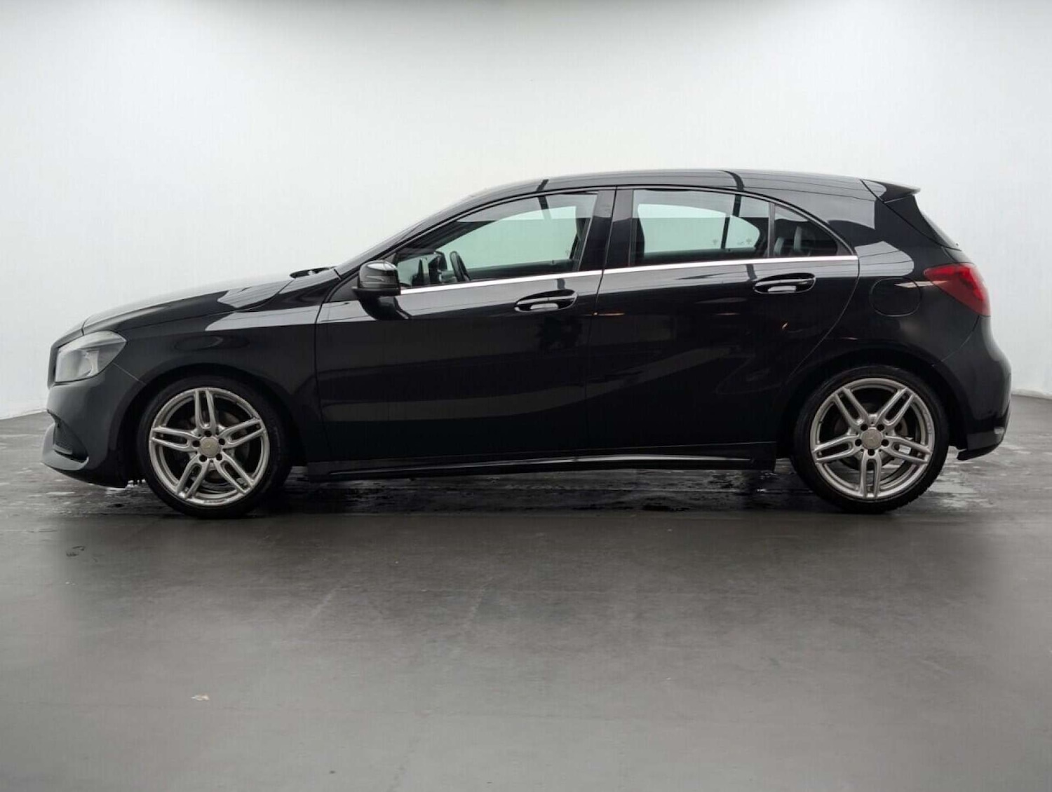 Used Mercedes-Benz A-Class 2016 for sale - 77713815: Photo 5