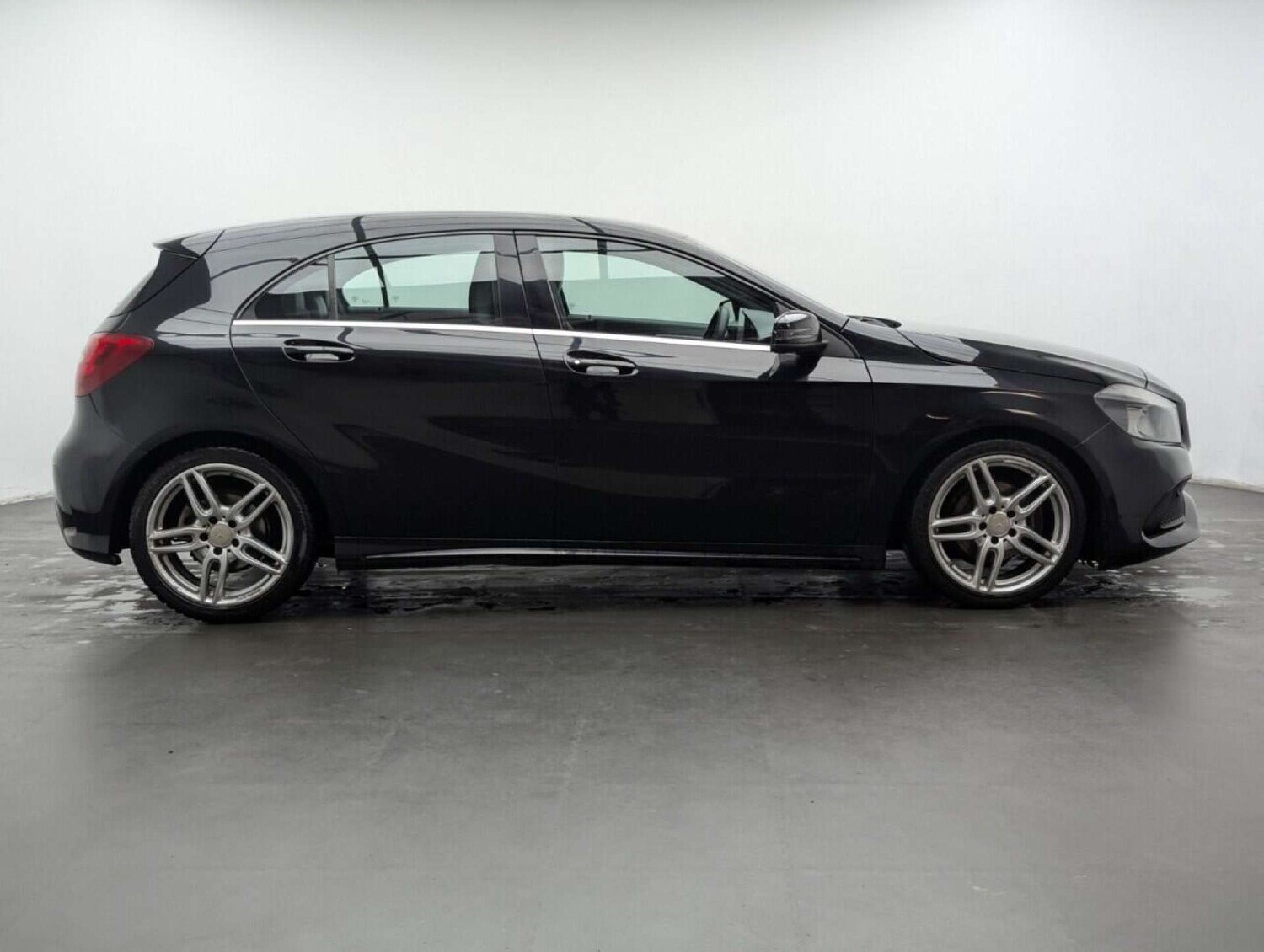 Used Mercedes-Benz A-Class 2016 for sale - 77713815: Photo 9