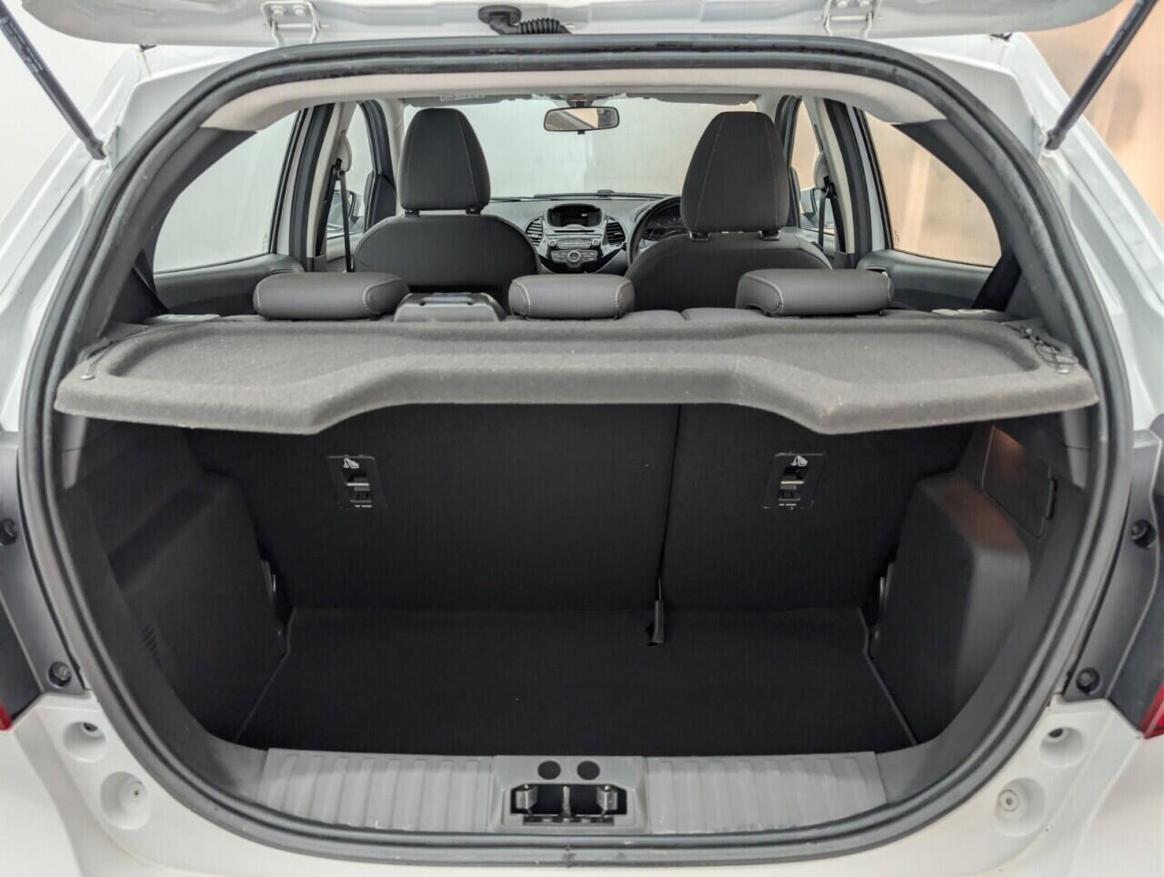 Used Ford Ka+ 2017 for sale - 76613115: Photo 24