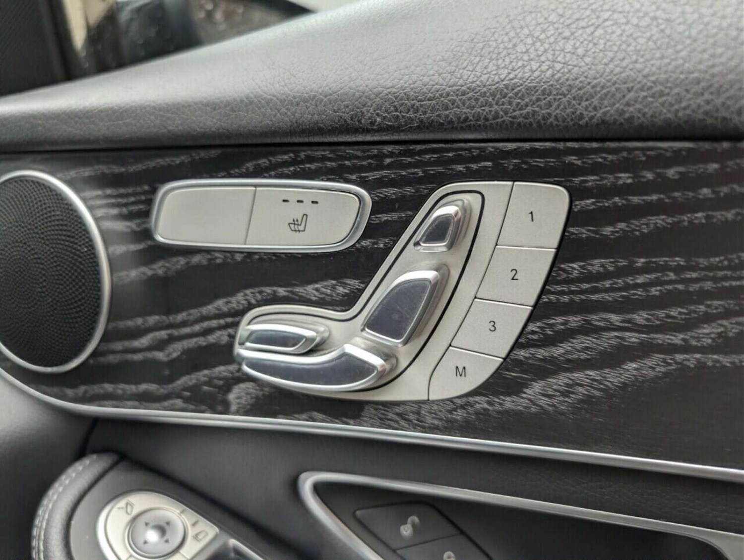 Used Mercedes-Benz GLC 2018 for sale - 77714455: Photo 32