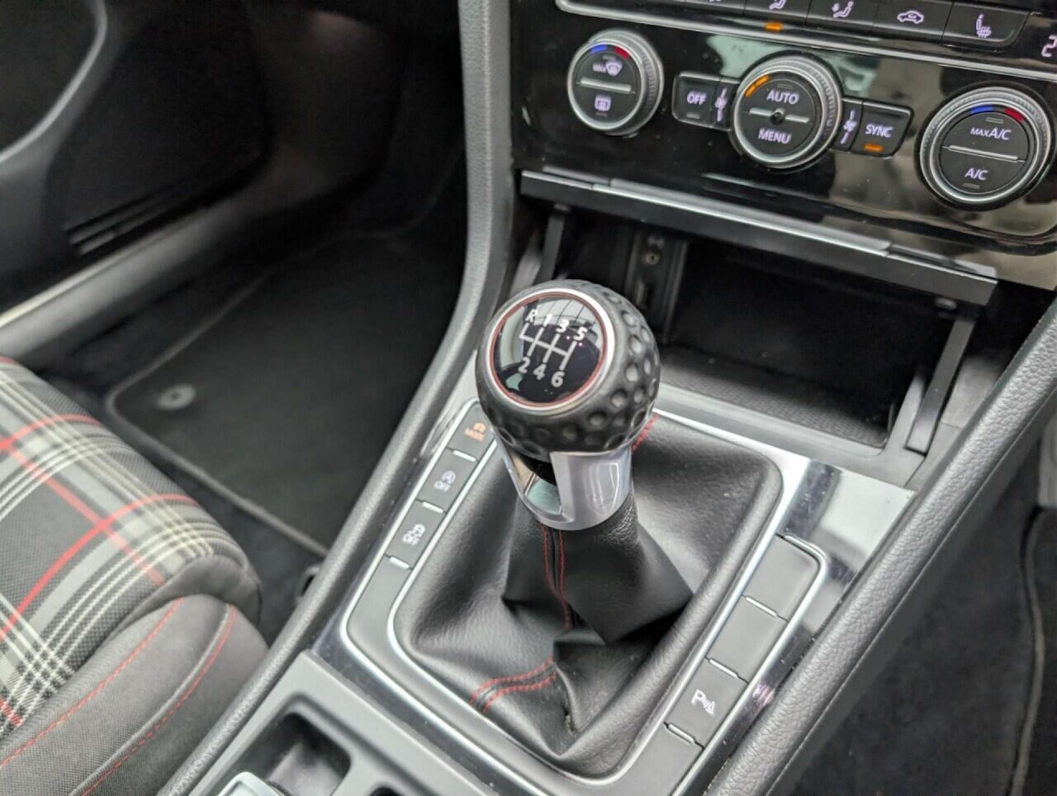 Used Volkswagen Golf 2017 for sale - 77713263: Photo 14