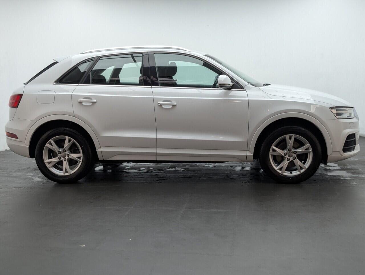 Used Audi Q3 2017 for sale - 76425699: Photo 9