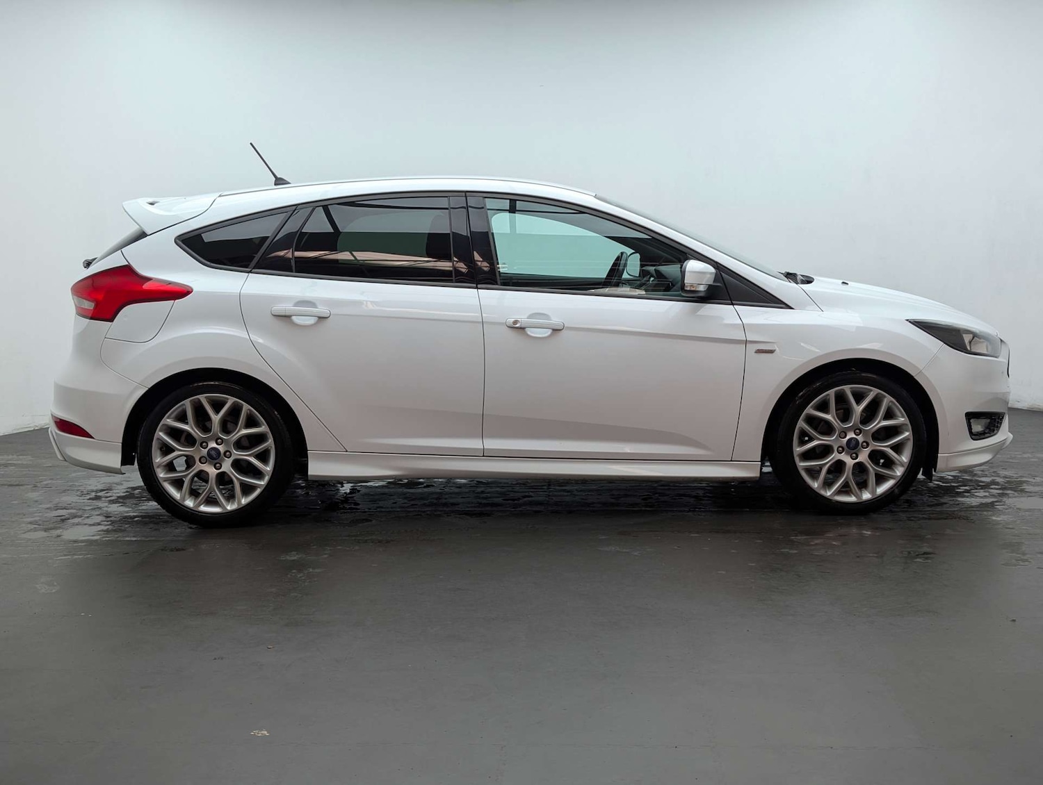 Used Ford Focus 2017 for sale - 78106778: Photo 11