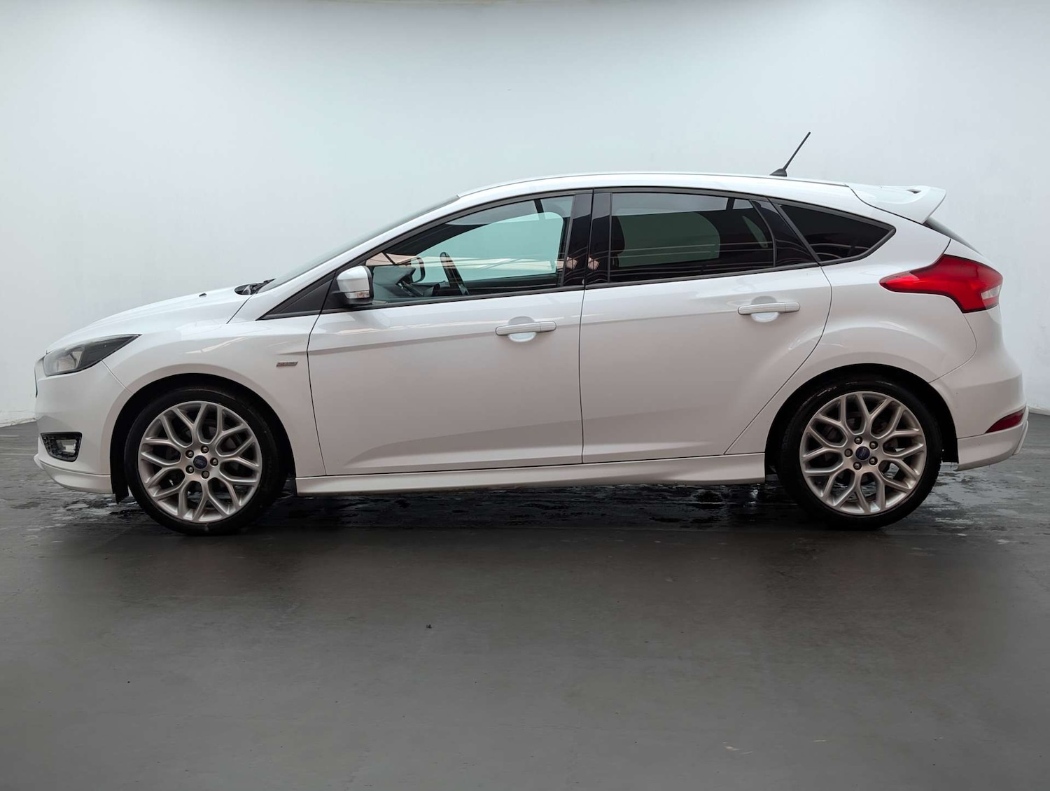Used Ford Focus 2017 for sale - 78106778: Photo 6