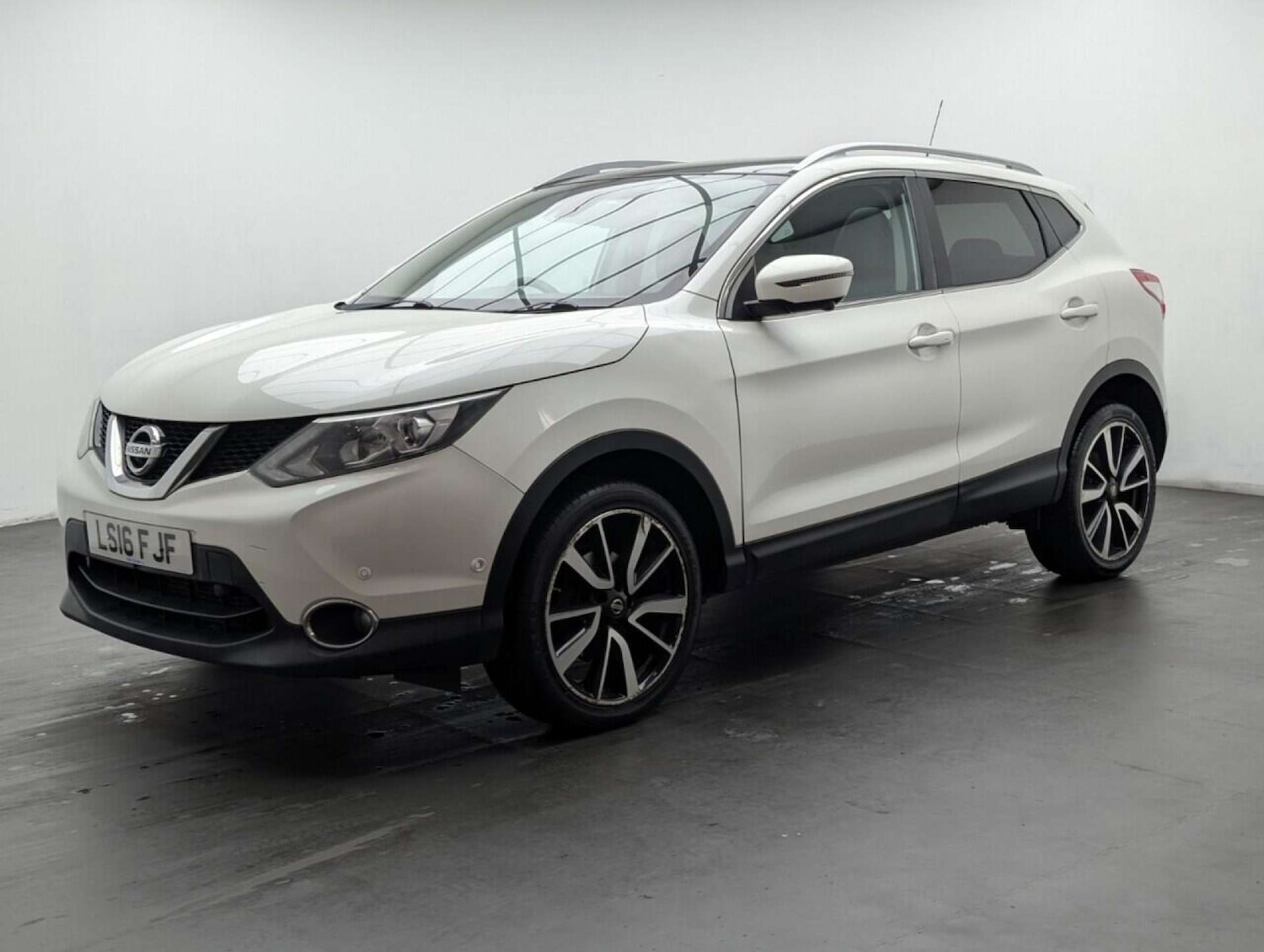 Used Nissan Qashqai 2016 for sale - 77714321: Photo 4