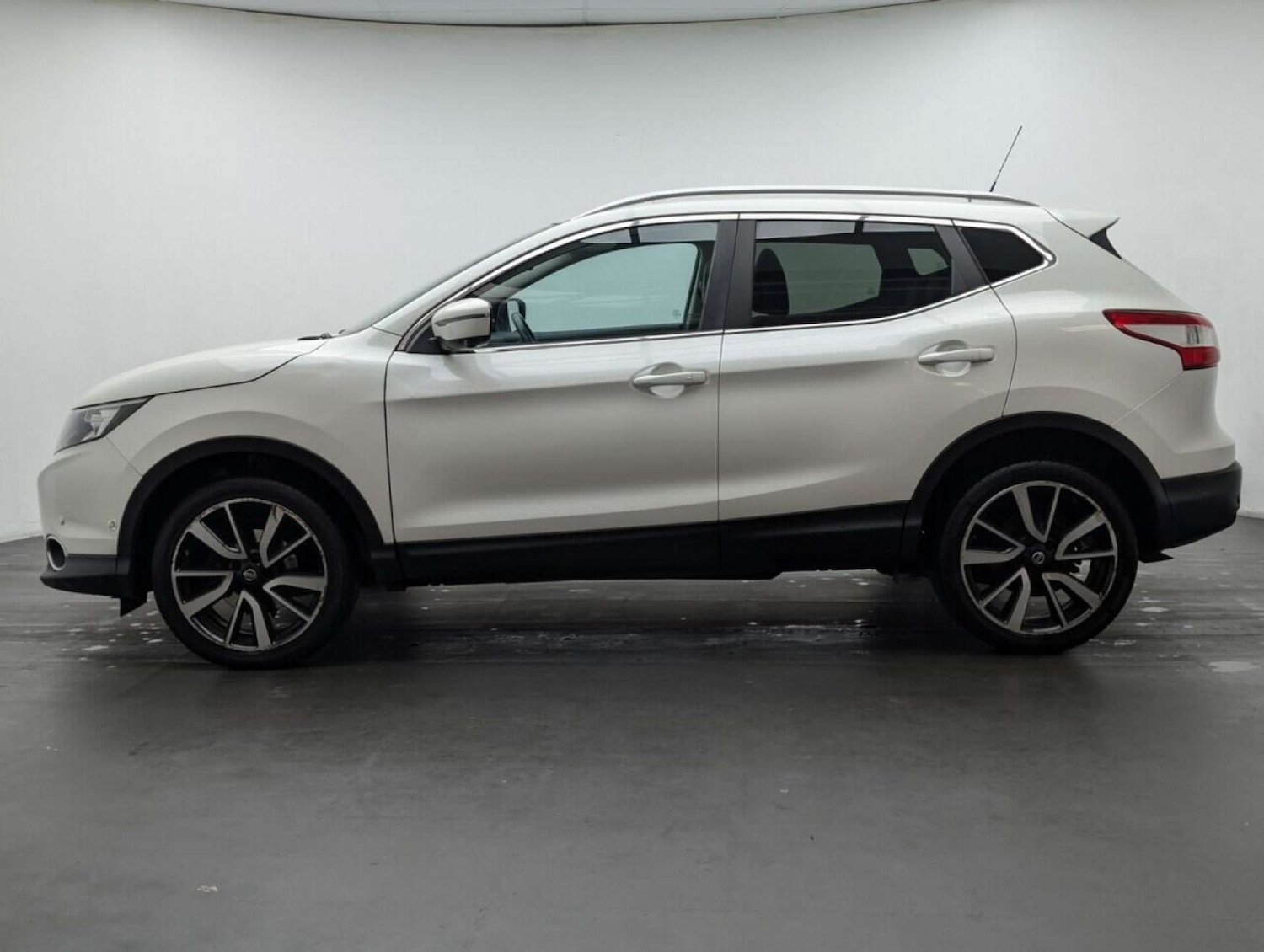 Used Nissan Qashqai 2016 for sale - 77714321: Photo 5