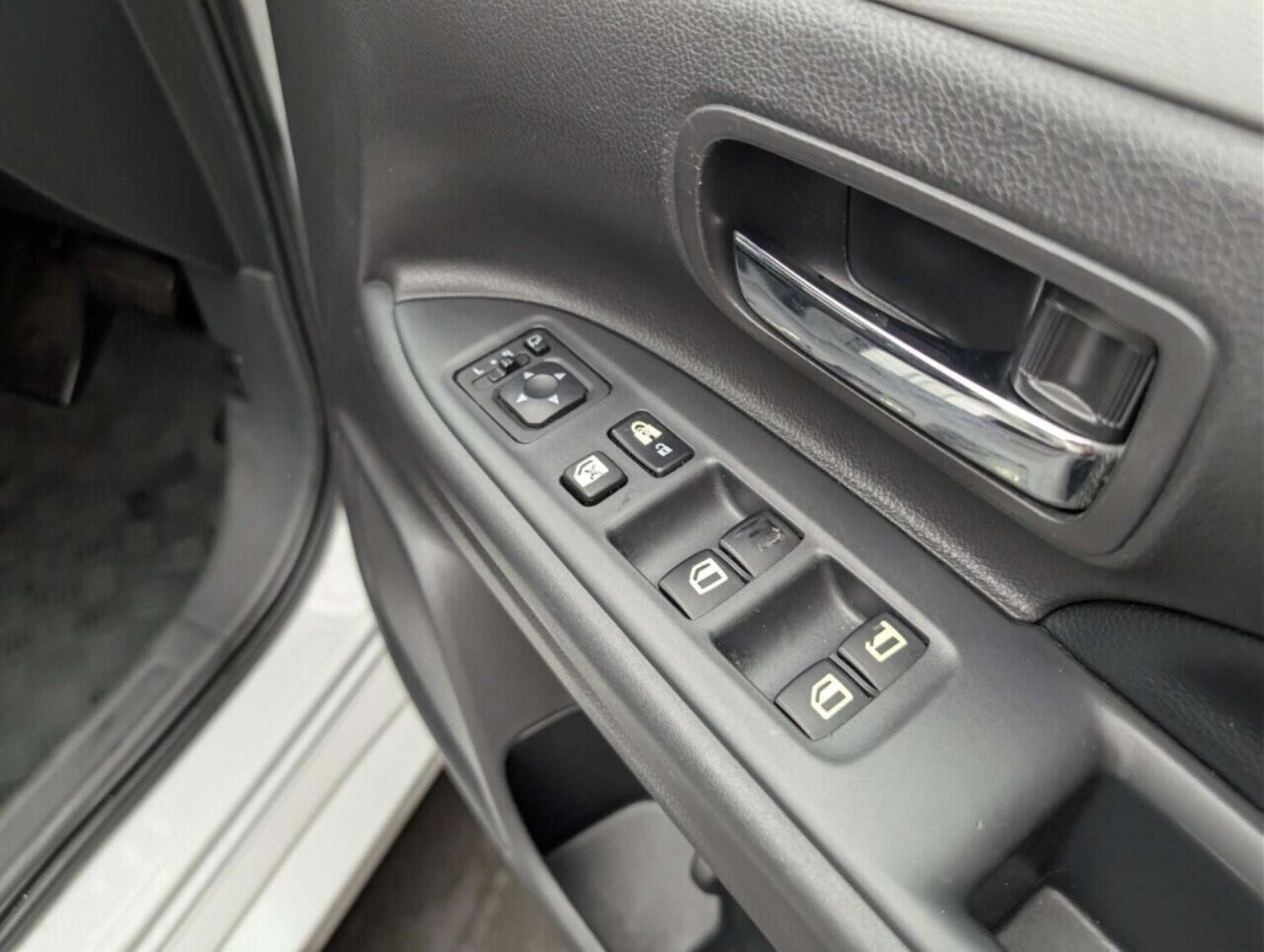 Used Mitsubishi Outlander 2015 for sale - 77713231: Photo 23