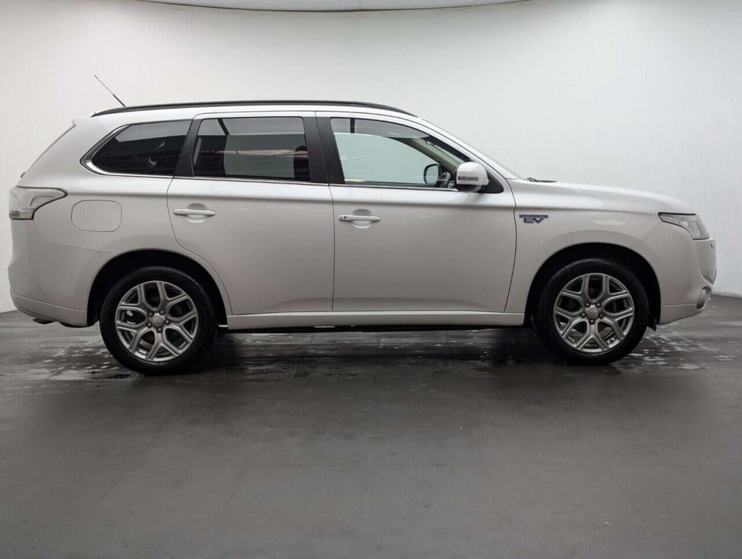 Used Mitsubishi Outlander 2015 for sale - 77713231: Photo 9
