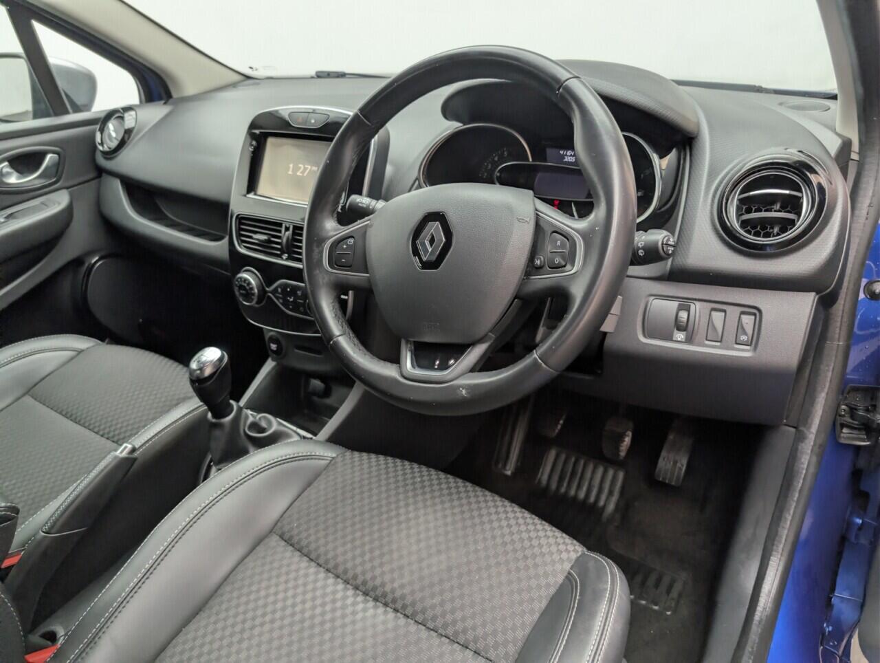 Used Renault Clio 2017 for sale - 76584588: Photo 11