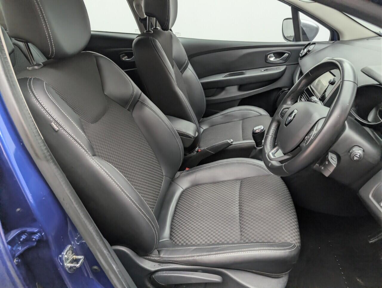 Used Renault Clio 2017 for sale - 76584588: Photo 12