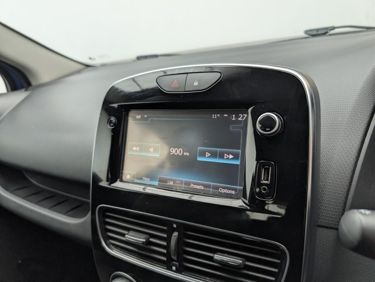 Used Renault Clio 2017 for sale - 76584588: Photo 14