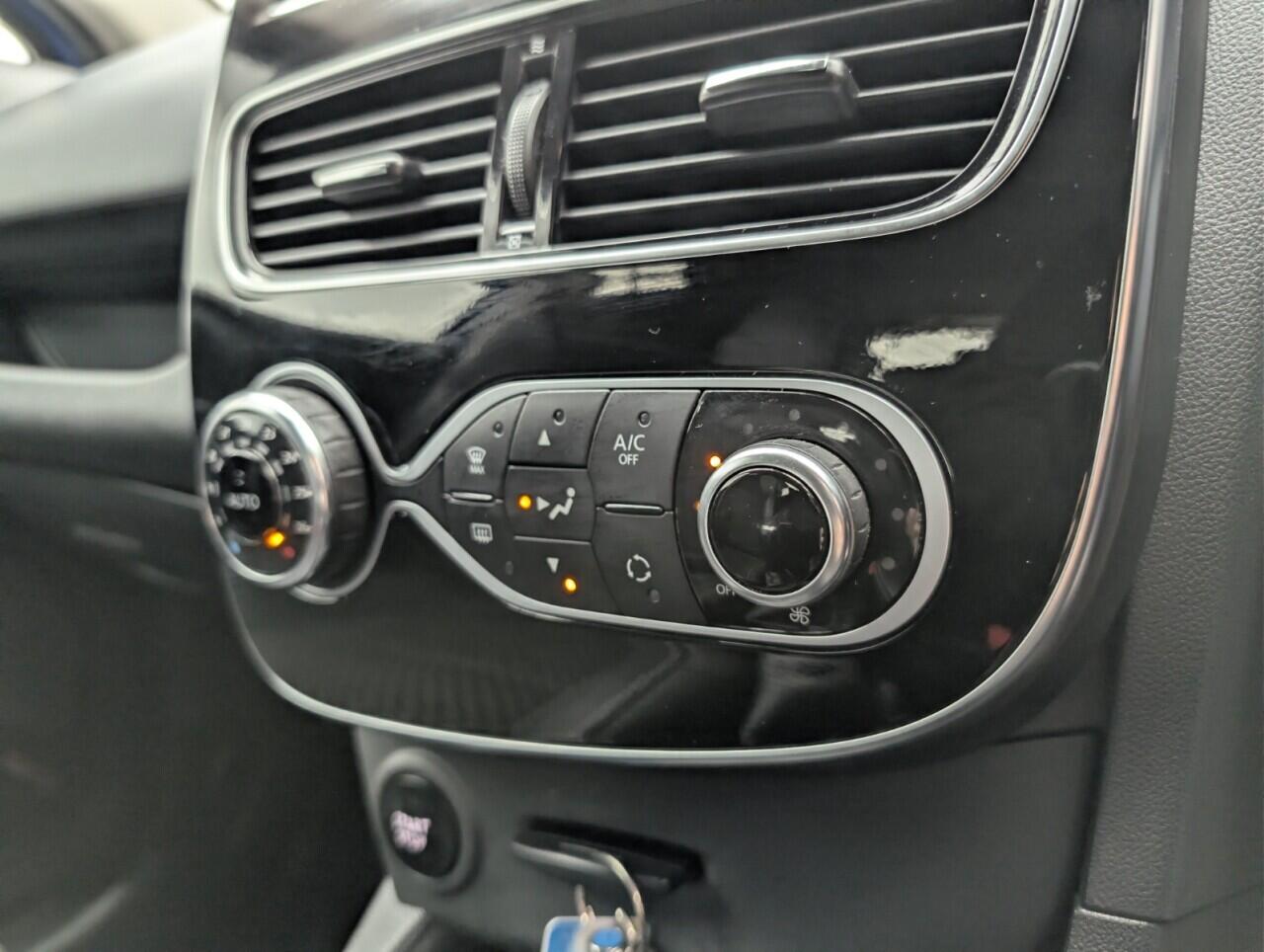 Used Renault Clio 2017 for sale - 76584588: Photo 15