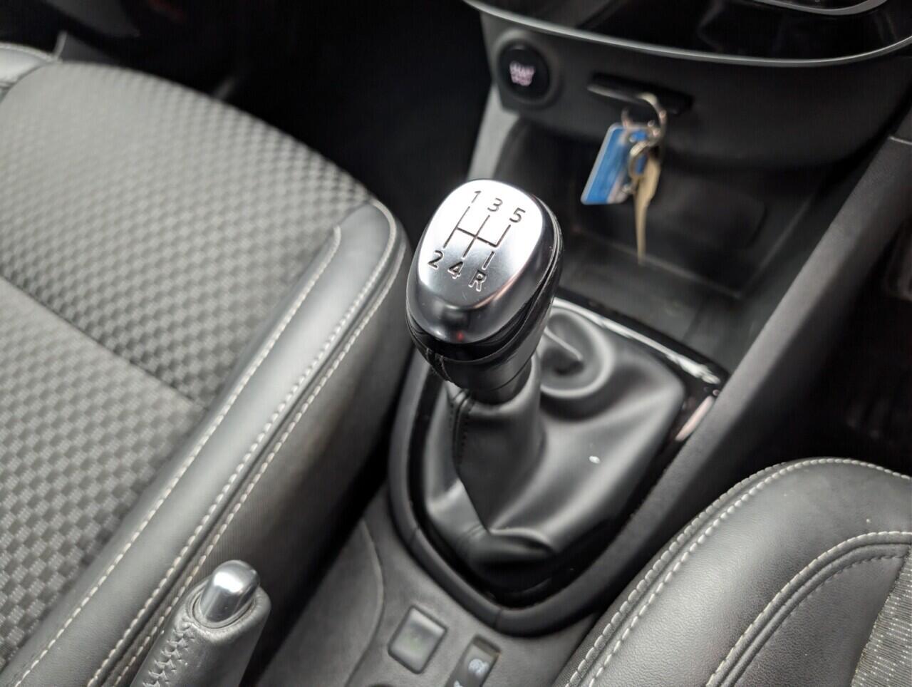 Used Renault Clio 2017 for sale - 76584588: Photo 16