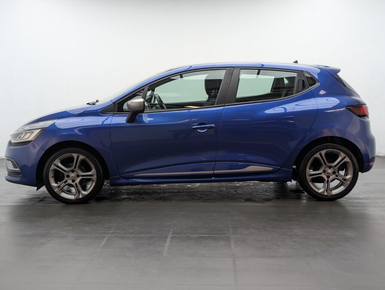 Used Renault Clio 2017 for sale - 76584588: Photo 5