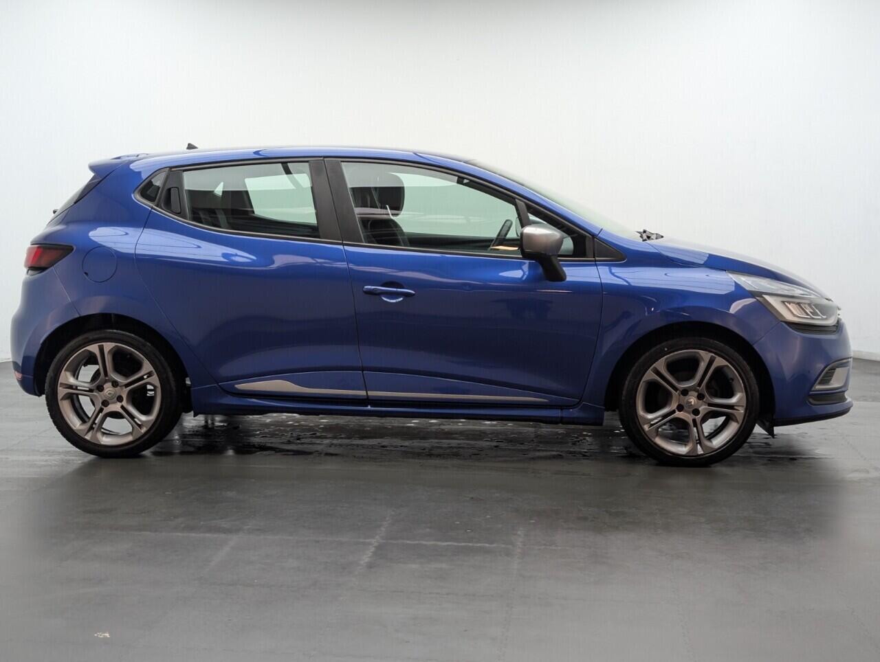 Used Renault Clio 2017 for sale - 76584588: Photo 9