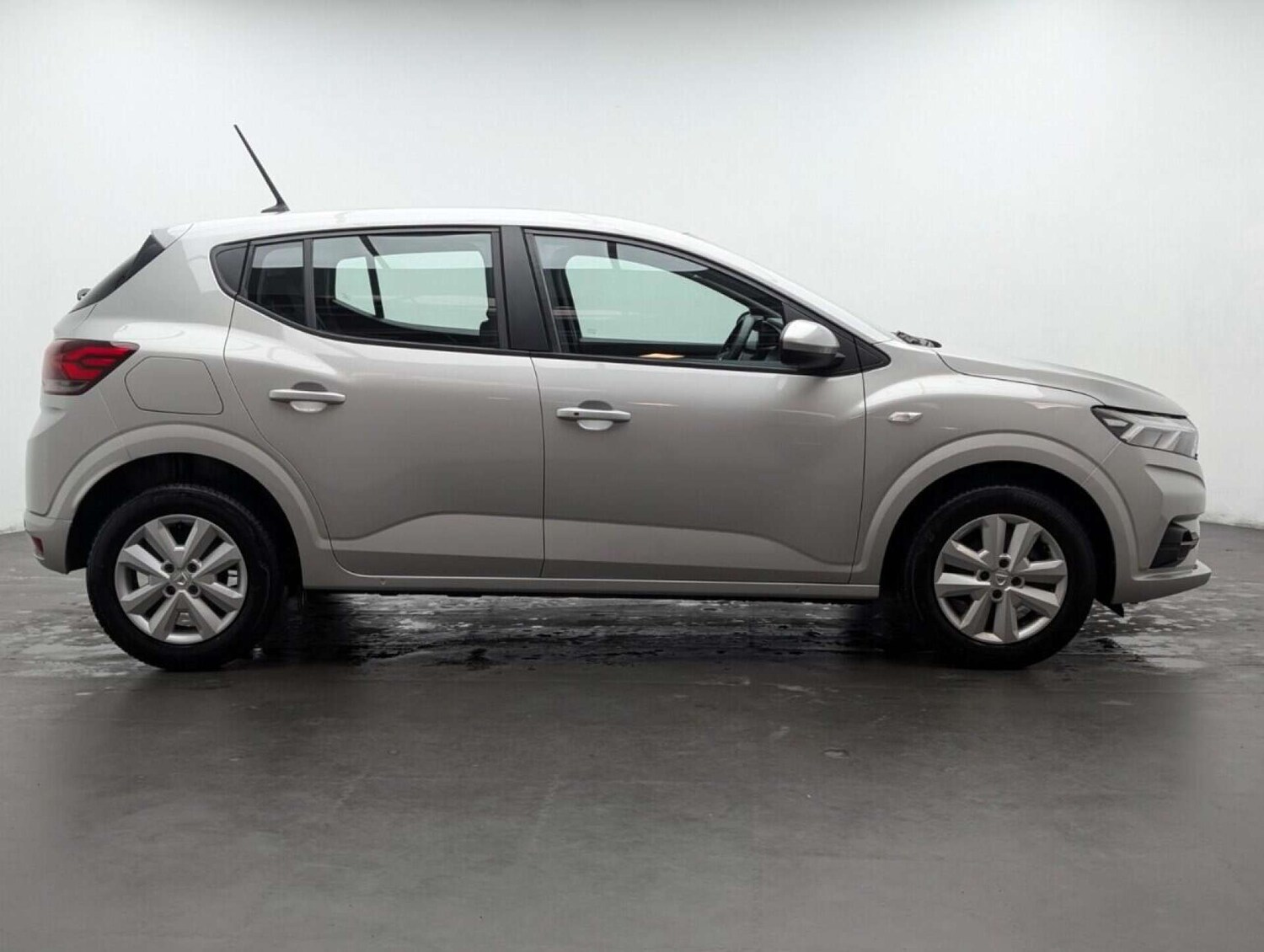 Used Dacia Sandero 2021 for sale - 77712994: Photo 9