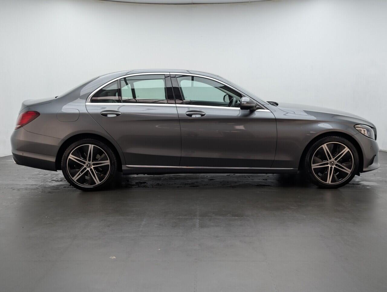 Used Mercedes-Benz C Class 2020 for sale - 76425173: Photo 9