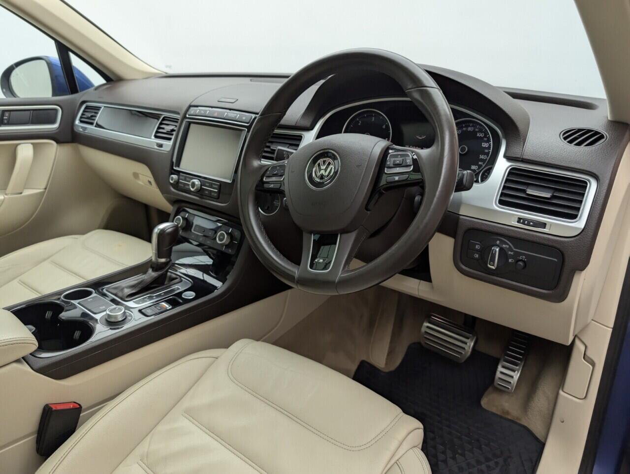 Used Volkswagen Touareg 2016 for sale - 76936606: Photo 11