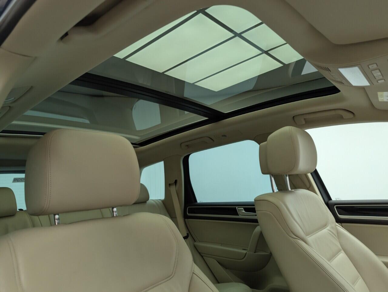 Used Volkswagen Touareg 2016 for sale - 76936606: Photo 24