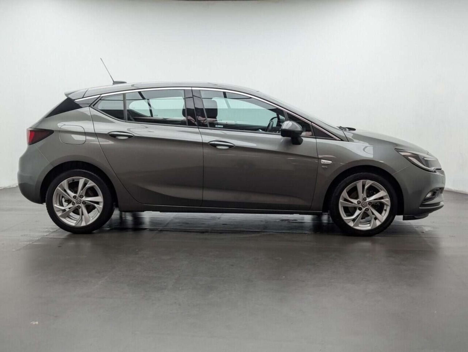 Used Vauxhall Astra 2018 for sale - 77953311: Photo 11