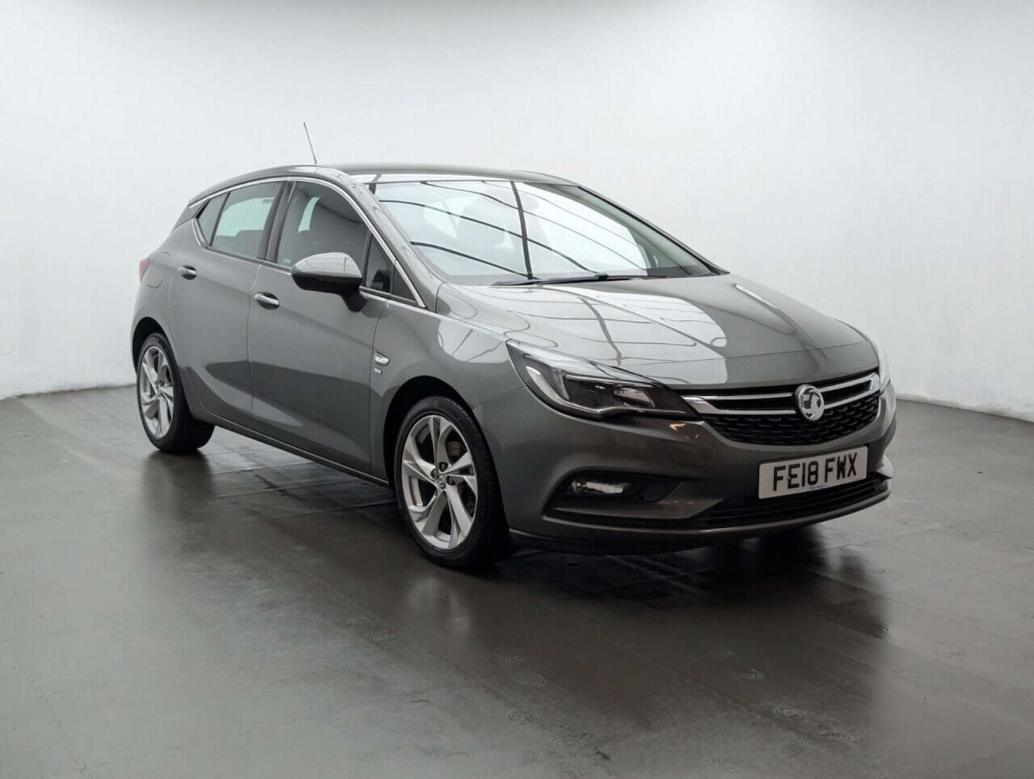 Used Vauxhall Astra 2018 for sale - 77953311: Photo 2