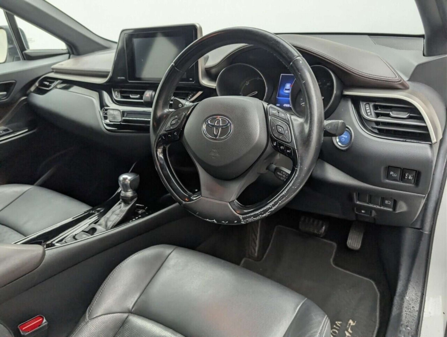 Used Toyota C-HR 2018 for sale - 77713259: Photo 11