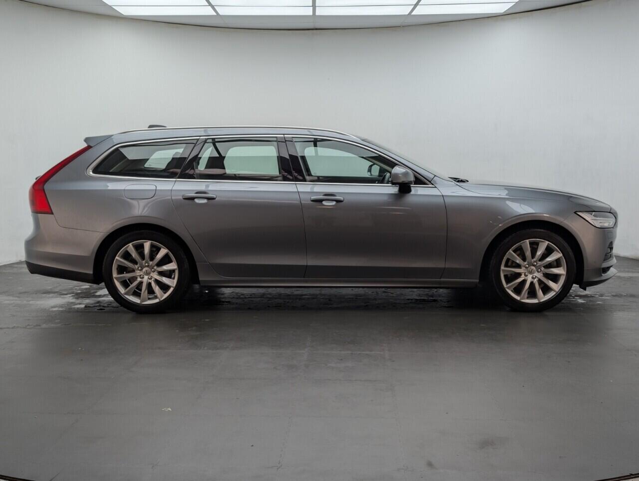 Used Volvo V90 2018 for sale - 77057381: Photo 9