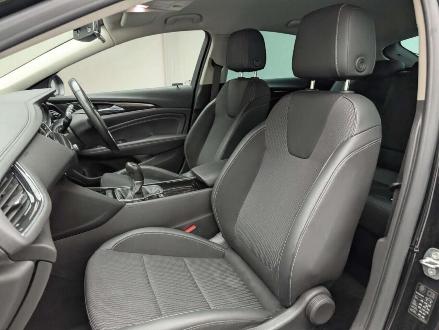 Used Vauxhall Insignia 2017 for sale - 77714171: Photo 25