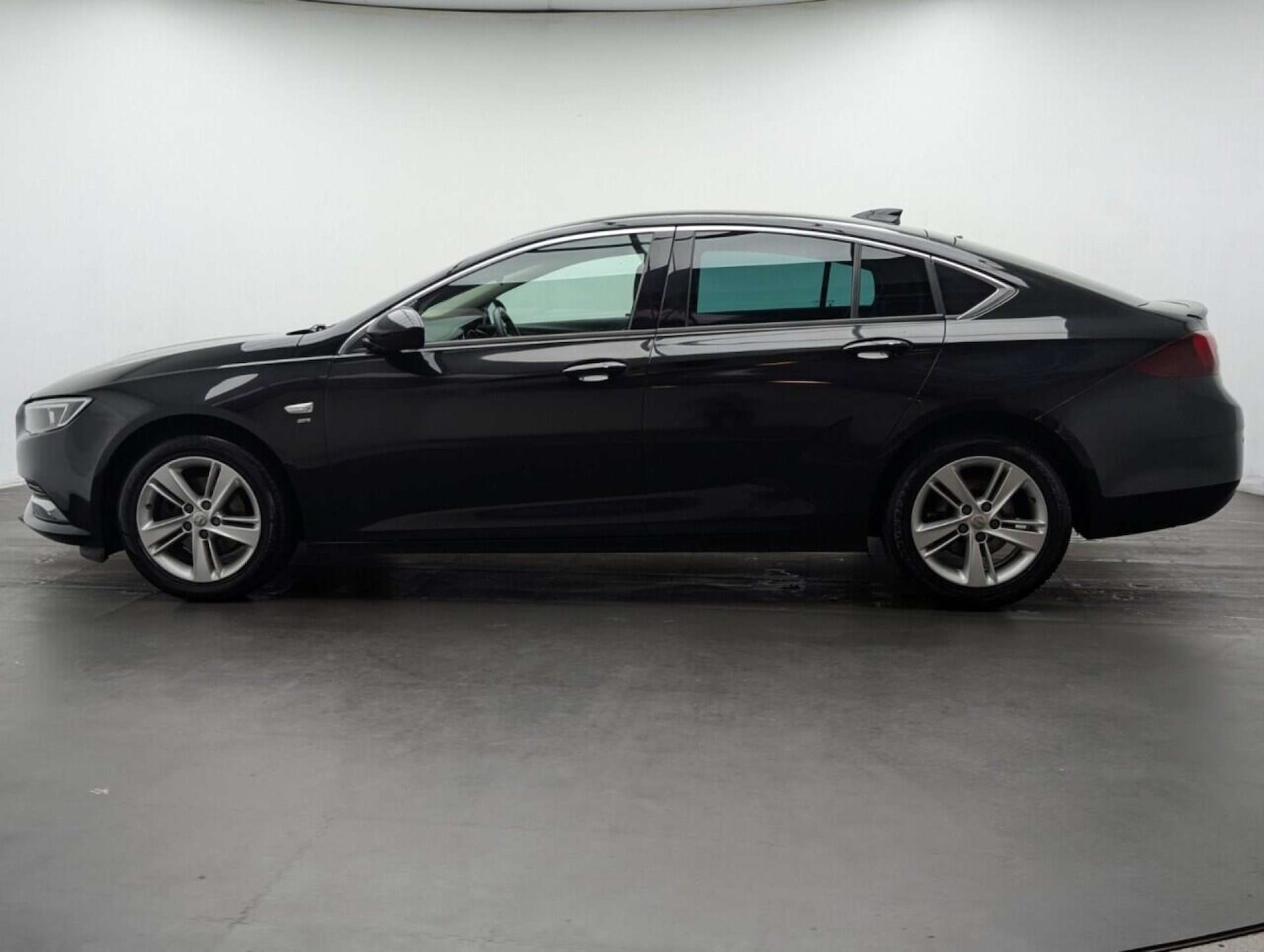 Used Vauxhall Insignia 2017 for sale - 77714171: Photo 5