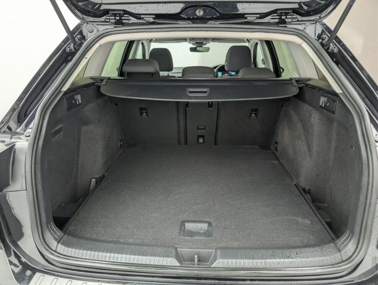 Used Volkswagen Golf 2021 for sale - 77657717: Photo 24