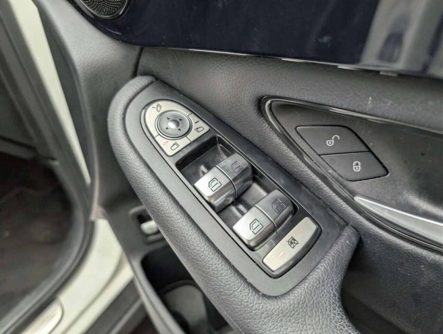 Used Mercedes-Benz GLC 2019 for sale - 77713359: Photo 20