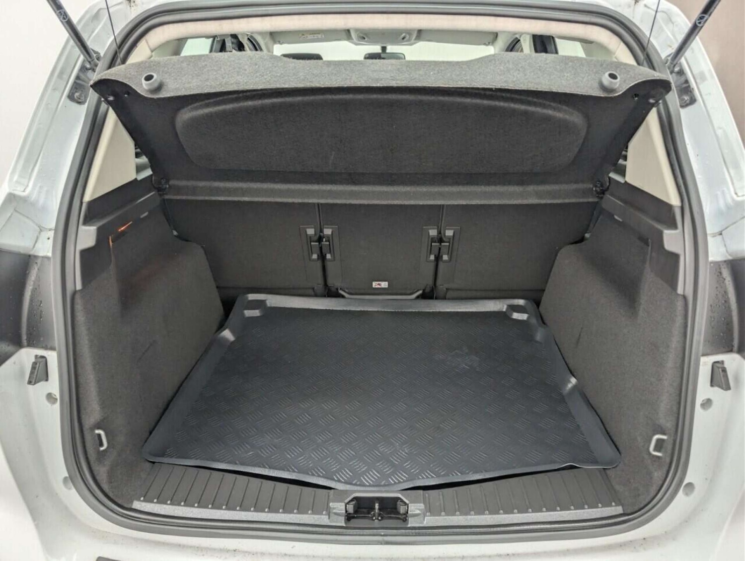 Used Ford C-Max 2017 for sale - 77713775: Photo 23