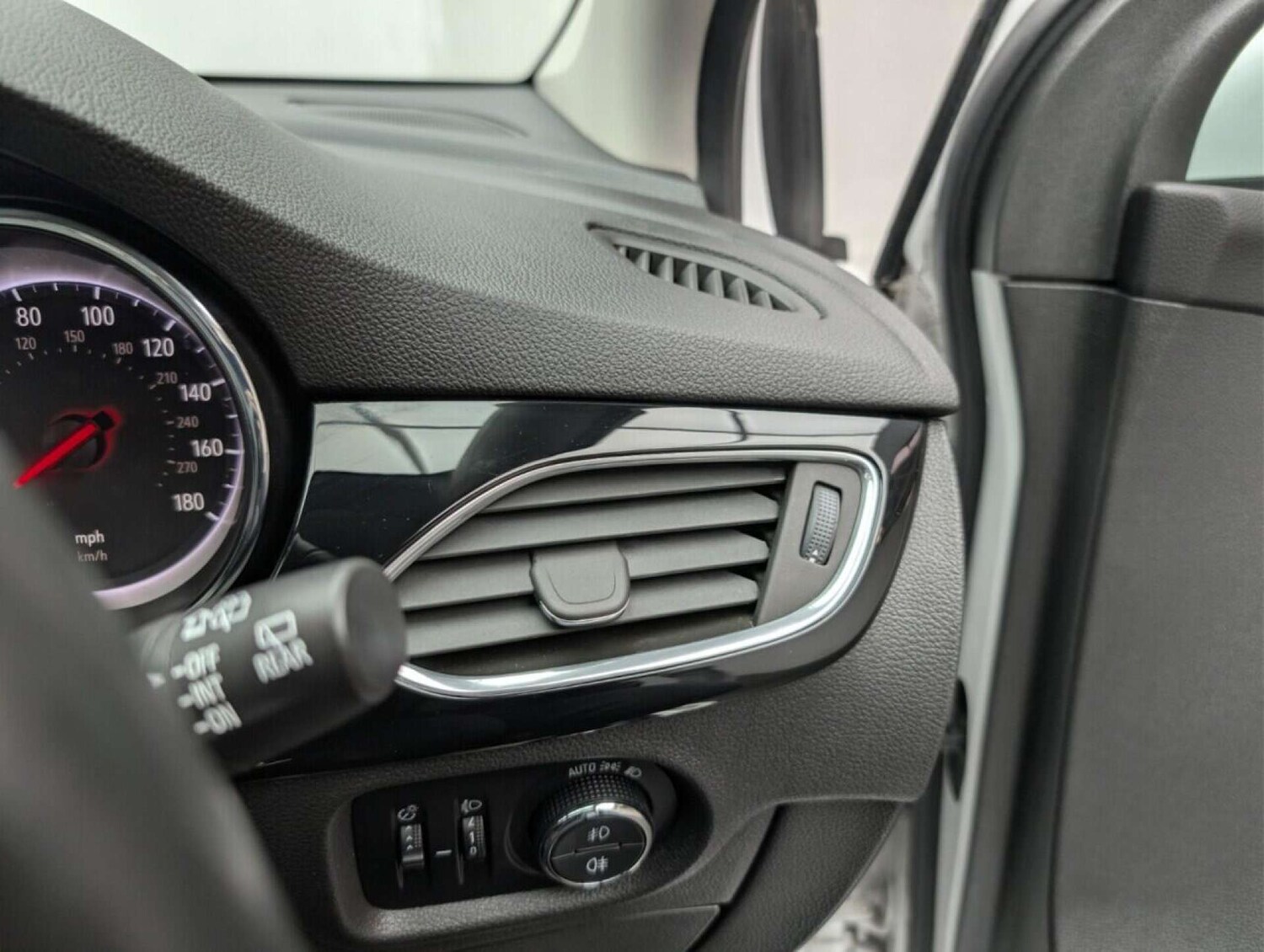 Used Vauxhall Astra 2018 for sale - 77714552: Photo 18