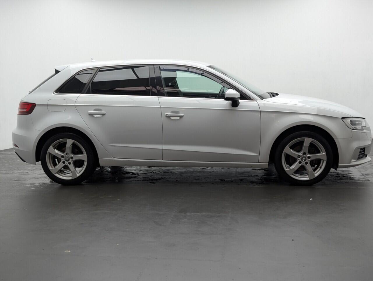 Used Audi A3 2017 for sale - 76423325: Photo 9