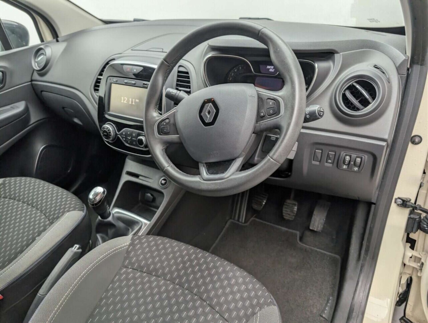 Used Renault Captur 2017 for sale - 77714167: Photo 11