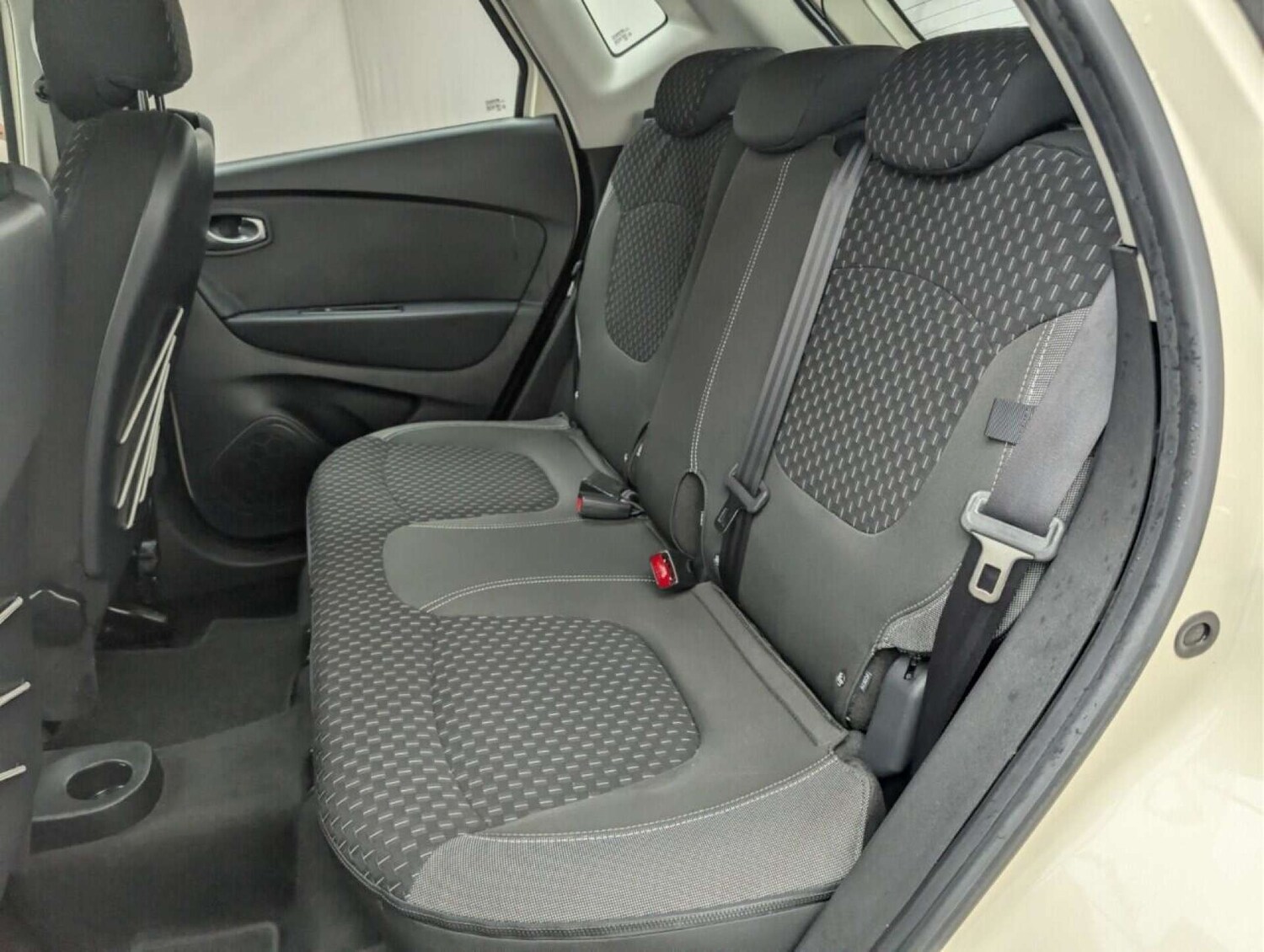 Used Renault Captur 2017 for sale - 77714167: Photo 25