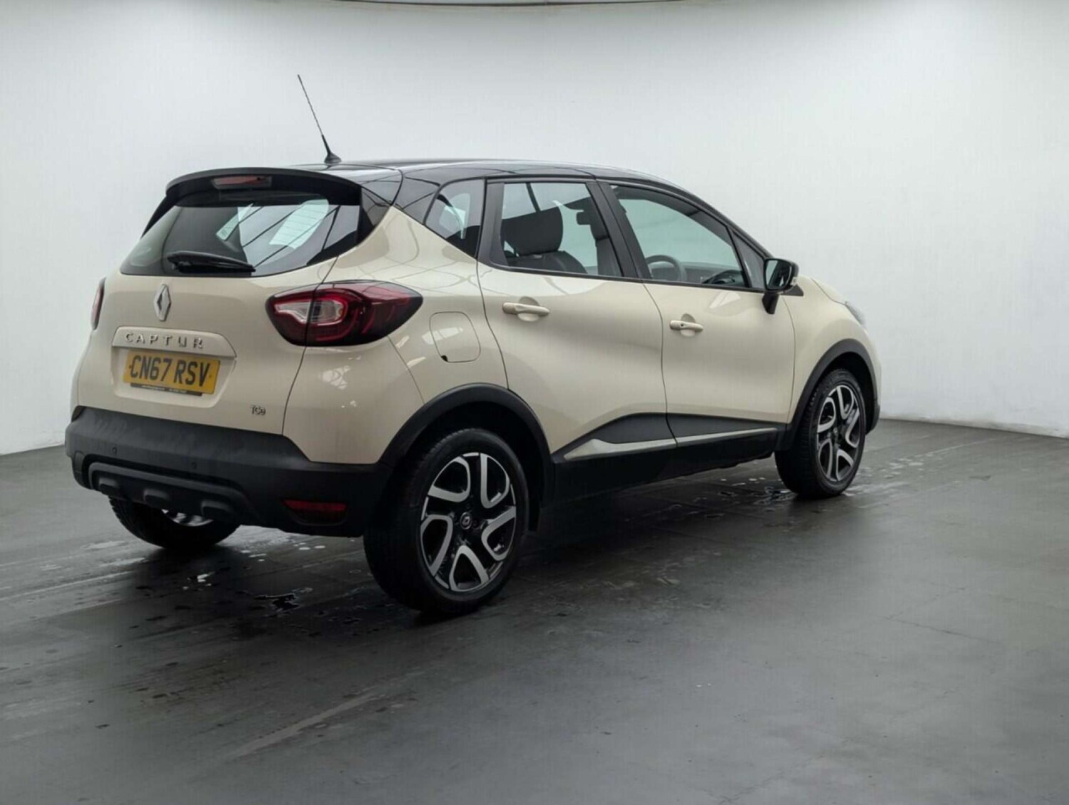 Used Renault Captur 2017 for sale - 77714167: Photo 8