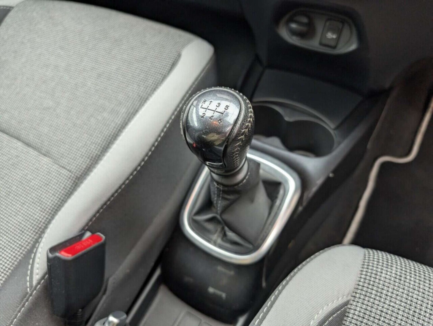 Used Toyota Yaris 2019 for sale - 77713404: Photo 16