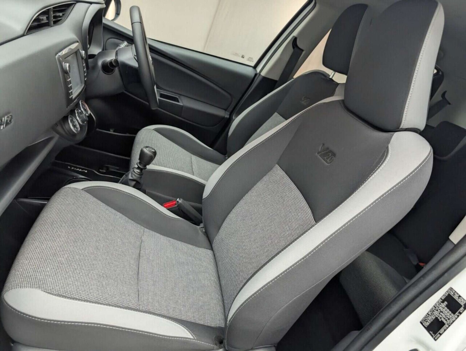 Used Toyota Yaris 2019 for sale - 77713404: Photo 27