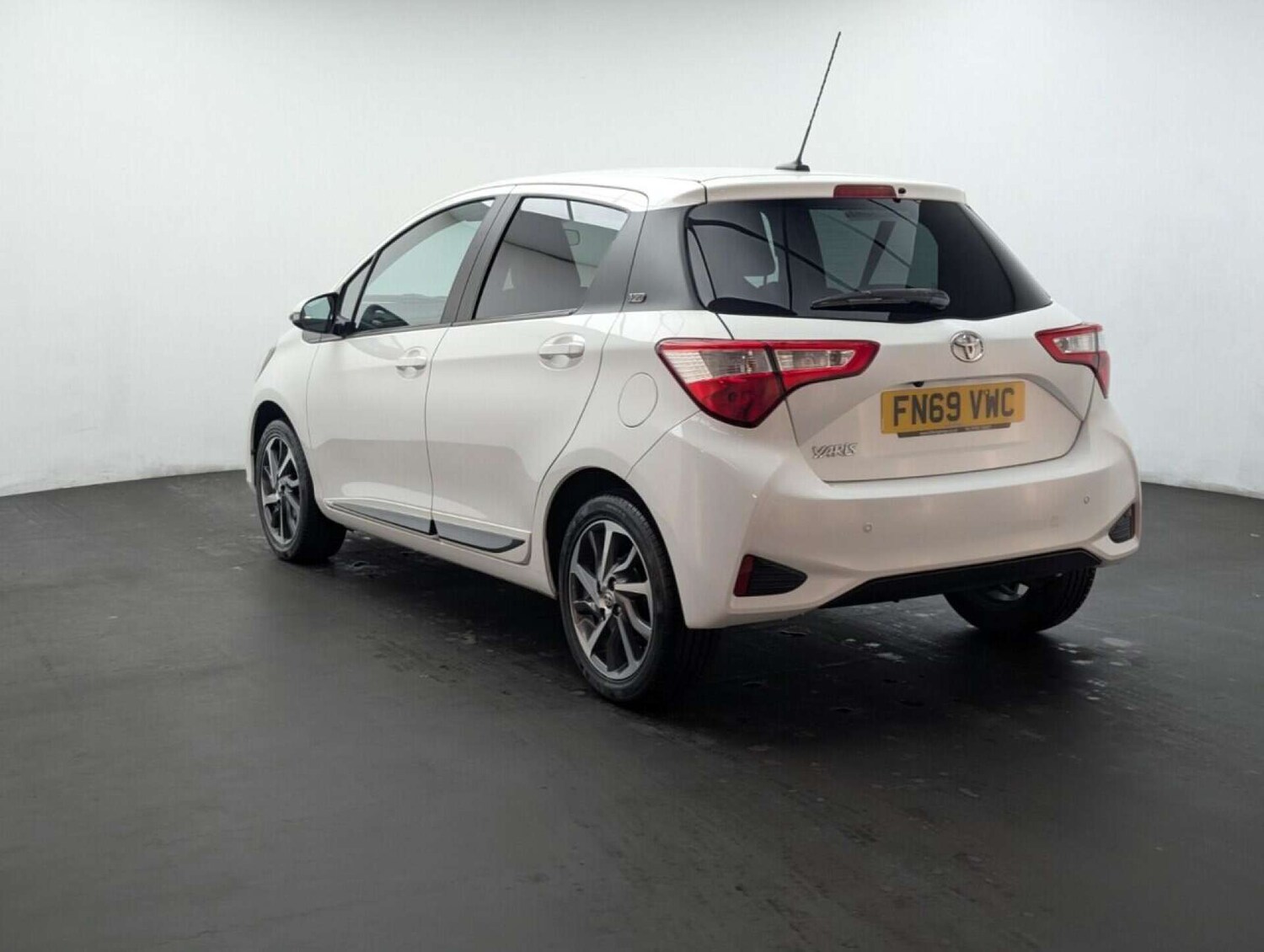 Used Toyota Yaris 2019 for sale - 77713404: Photo 6