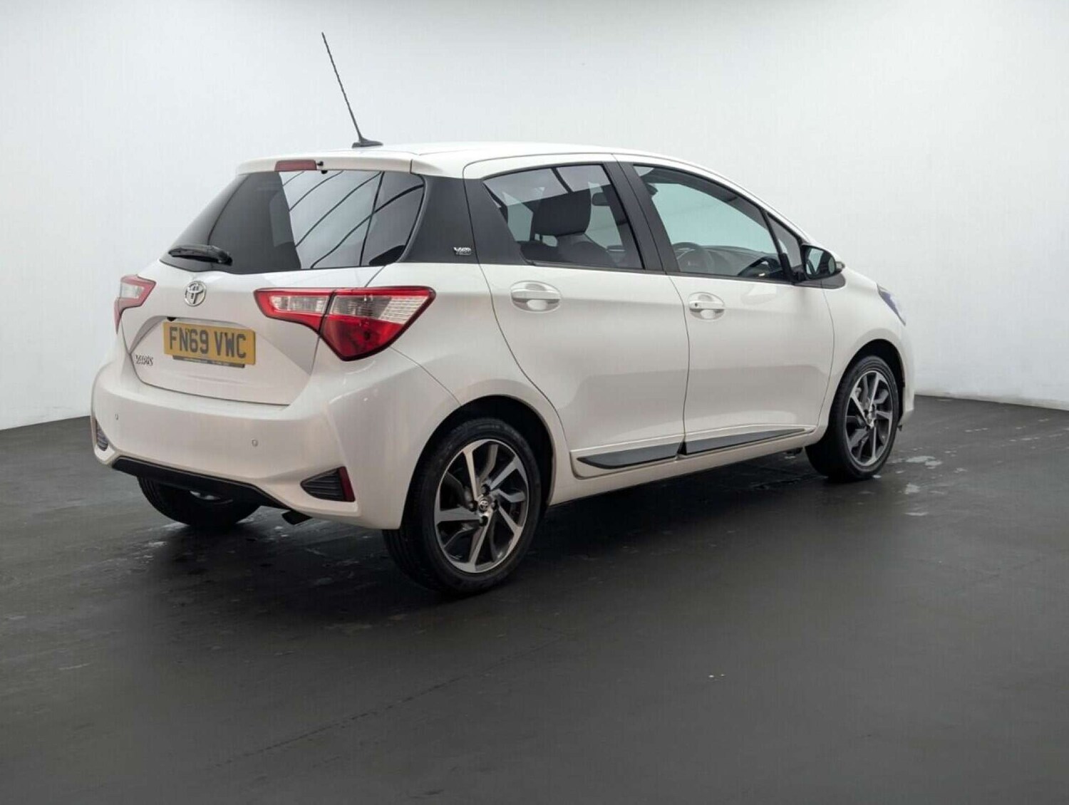 Used Toyota Yaris 2019 for sale - 77713404: Photo 8